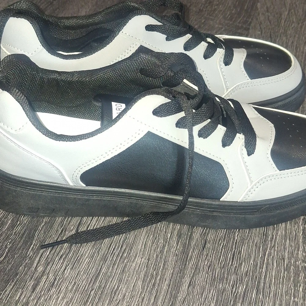 Skateboard Sneakers- Mens Sz 8 - Euro-41